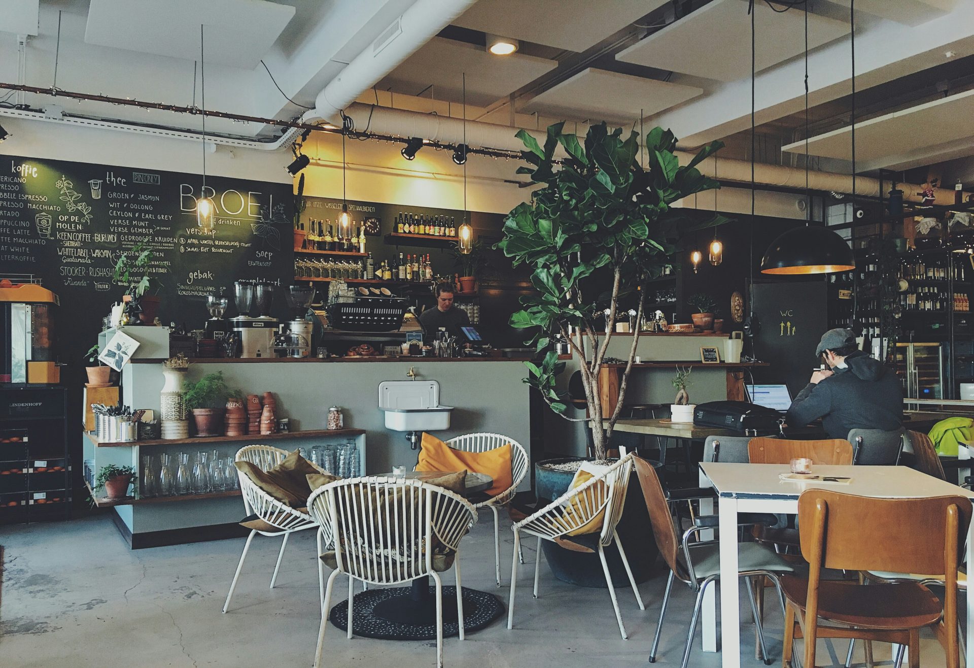 intérieur d'un café